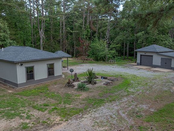 3rd image of 15 Larry Ln