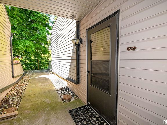 2nd image of 7243 N Lakeside Ct