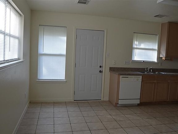 5th image of 10426 Briar Patch St