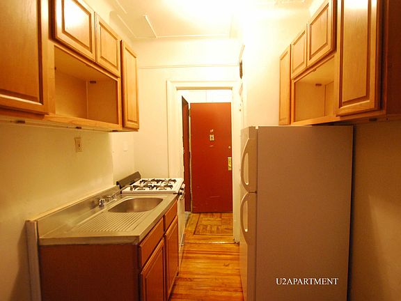 4th image of 260 Eastern Pkwy #4L