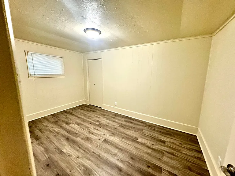 147 Virginia Ave — Photo 36