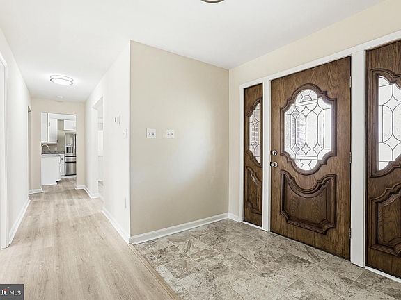 3rd image of 18246 White Pine Dr