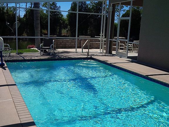 8ft deep pvt. pool area