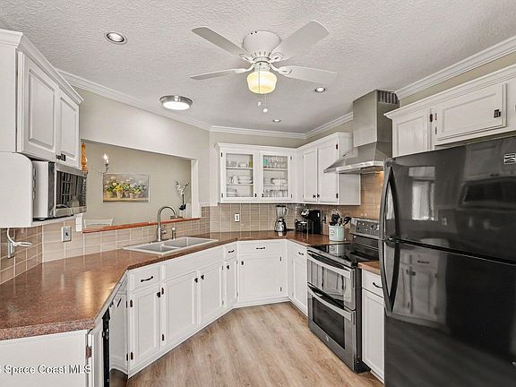 4th image of 723 Spring Valley Dr