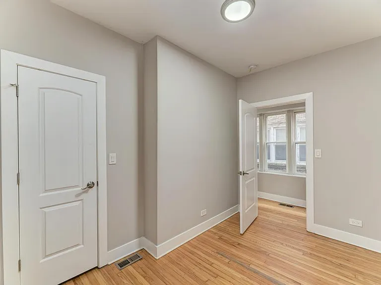 7944 S Ellis Ave #1 — Photo 10