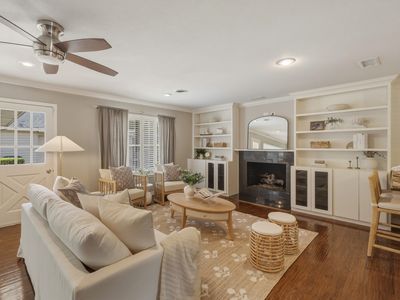6338 Town Hill Ln, Dallas, TX, 75214
