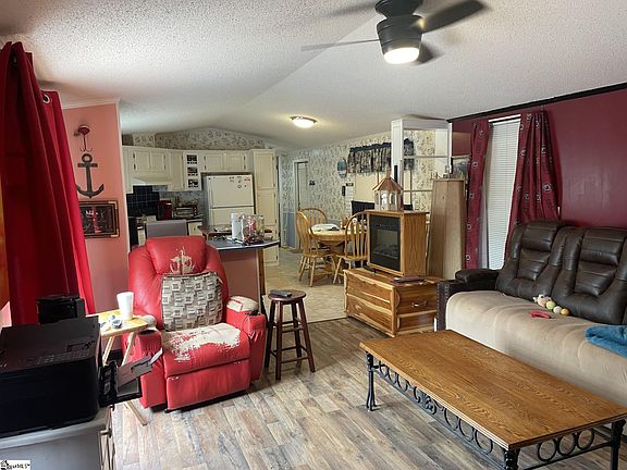 3rd image of 3825 Skippers Lodge Rd