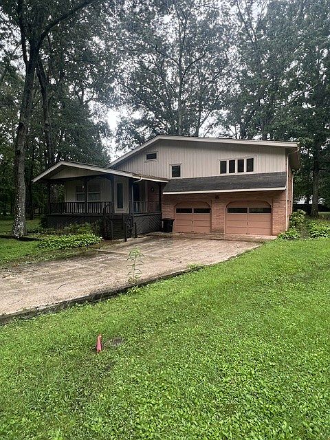 1st image of 803 Bragg Cir