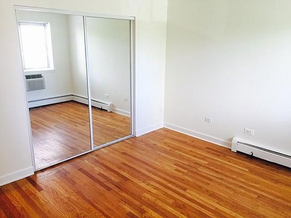 4th image of 1022 W Catalpa Ave APT 403