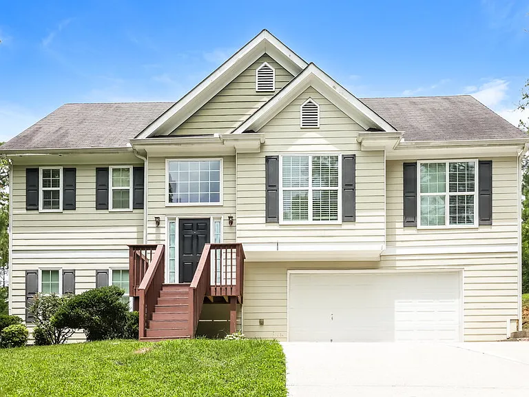 212 Browning Cir — Photo 1