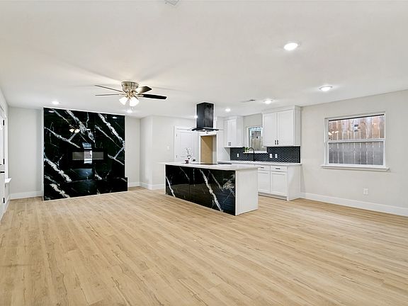 5th image of 1504 Lexington Pl