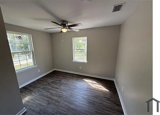 1108 Cottrell St — Photo 4
