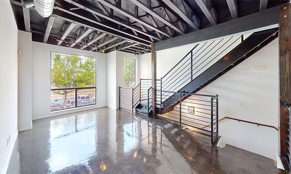 1st image of 310 Jensen Dr #6