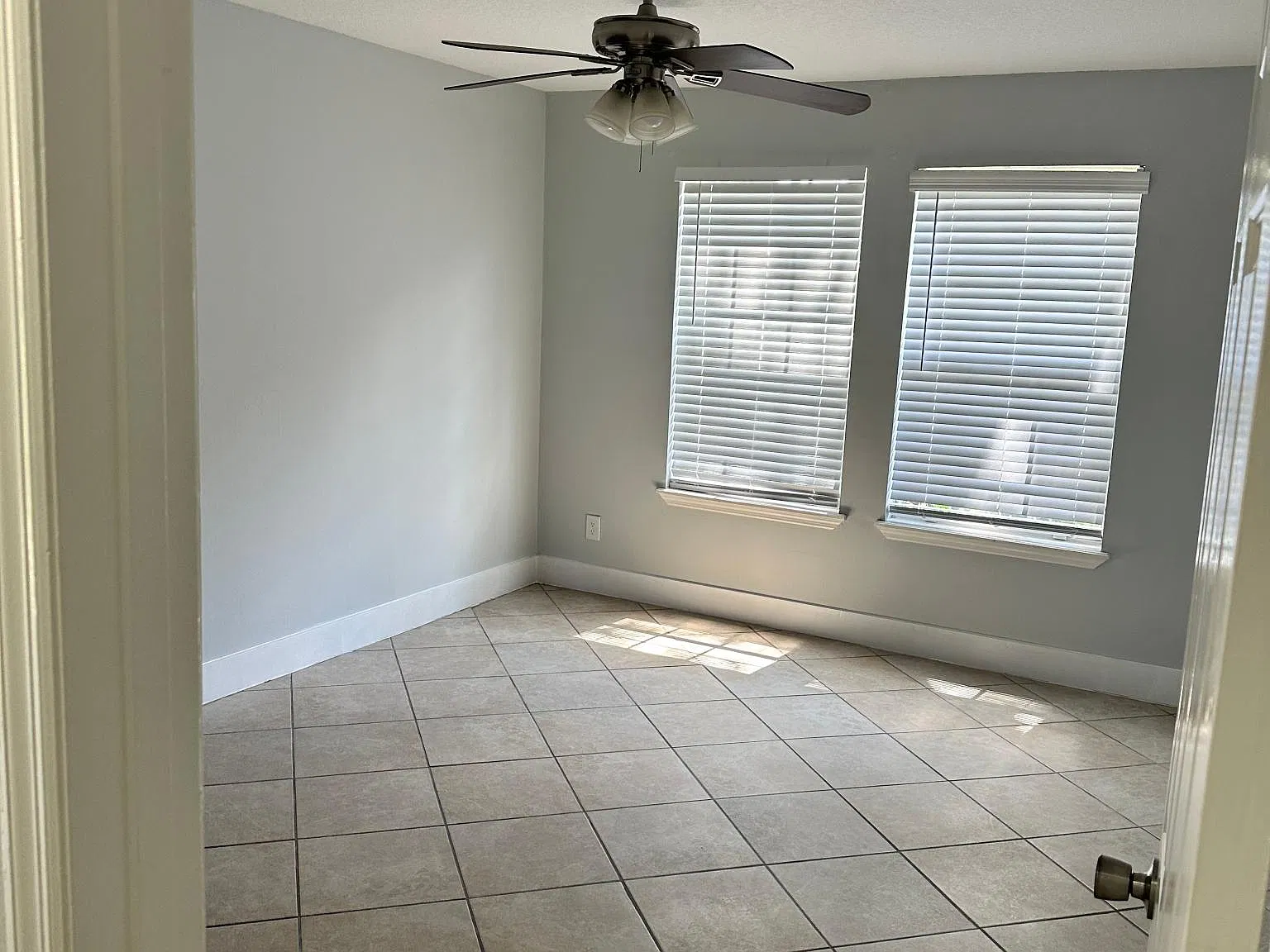 6046 Westgate Dr — Photo 3