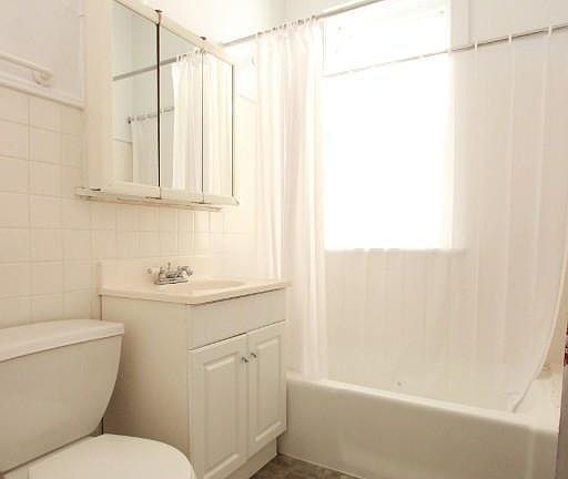 4th image of 3933 N Pine Grove Ave #39333S