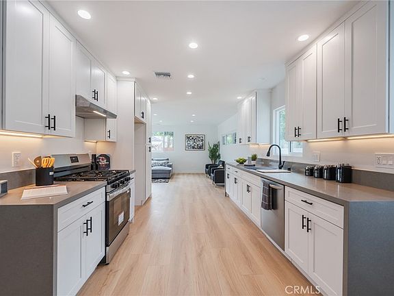 5th image of 14704 Clarkdale Ave