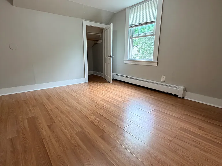 18 Maple St — Photo 17