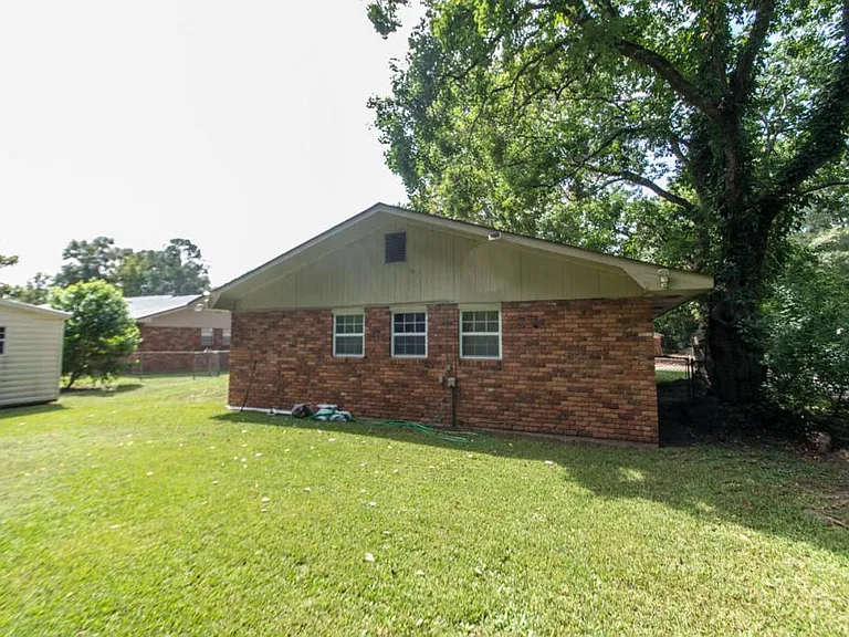 122 Briarwood Dr — Photo 27
