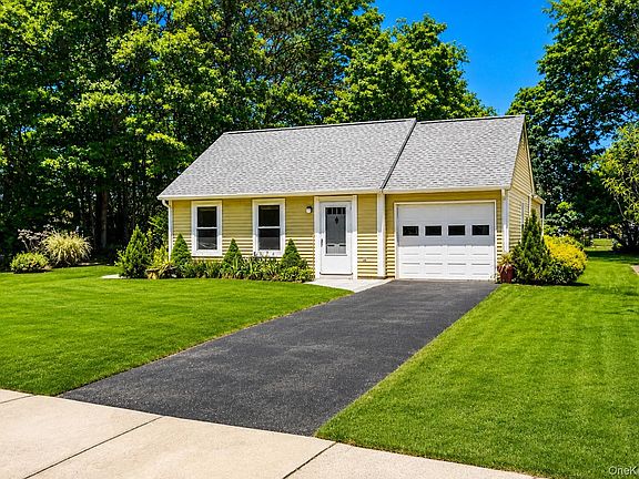 2nd image of 338 Edinburgh Drive