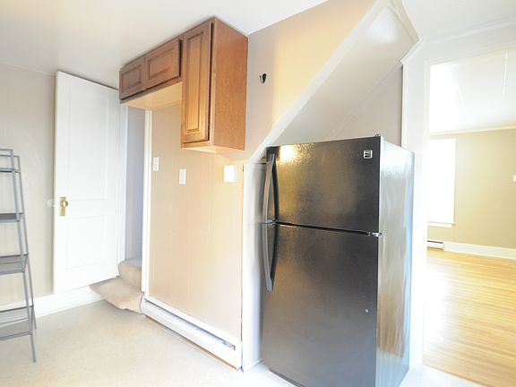 3rd image of 5030 9th Ave NE #B
