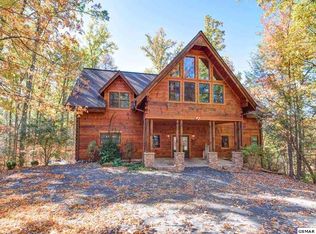 828 Pinnacle Vista Rd, Gatlinburg, TN 37738