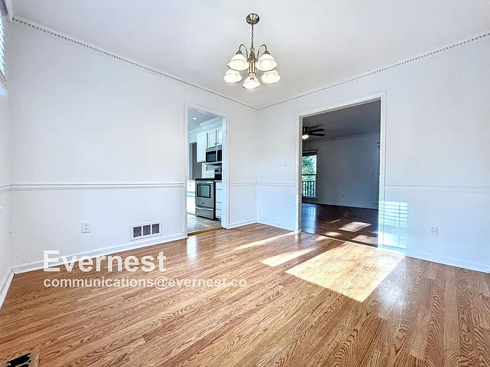 405 Revere Ct — Photo 9