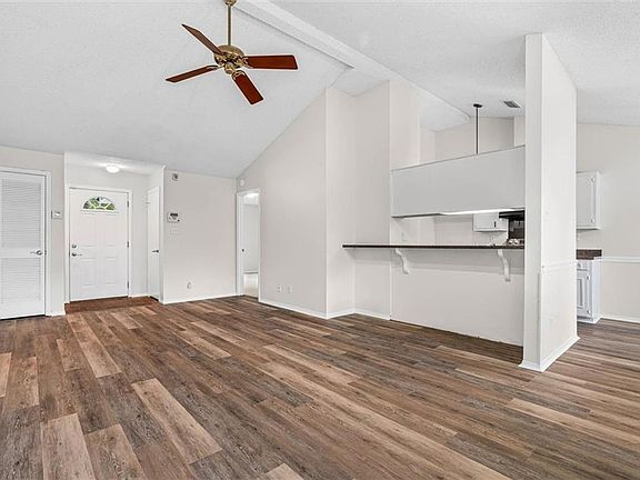 5th image of 1716 Woodley Rd