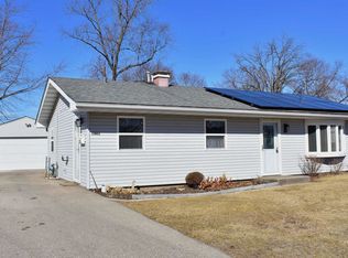1002 Ramona Ter, Machesney Park, IL 61115
