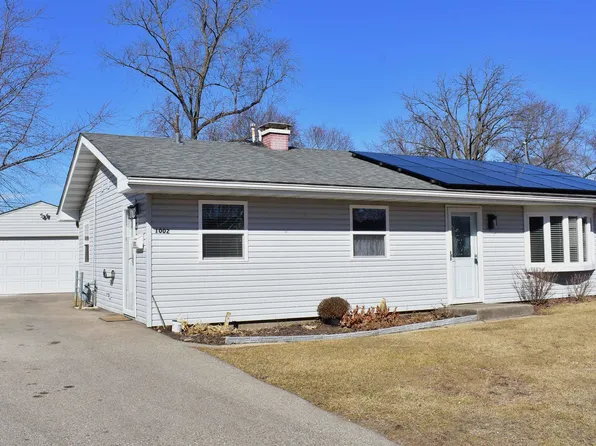 1002 Ramona Ter, Machesney Park, IL 61115