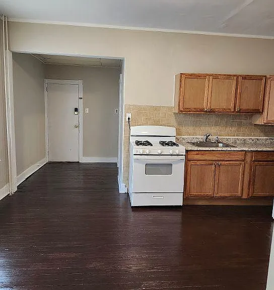 124 Mount Holly Ave #1 — Photo 4