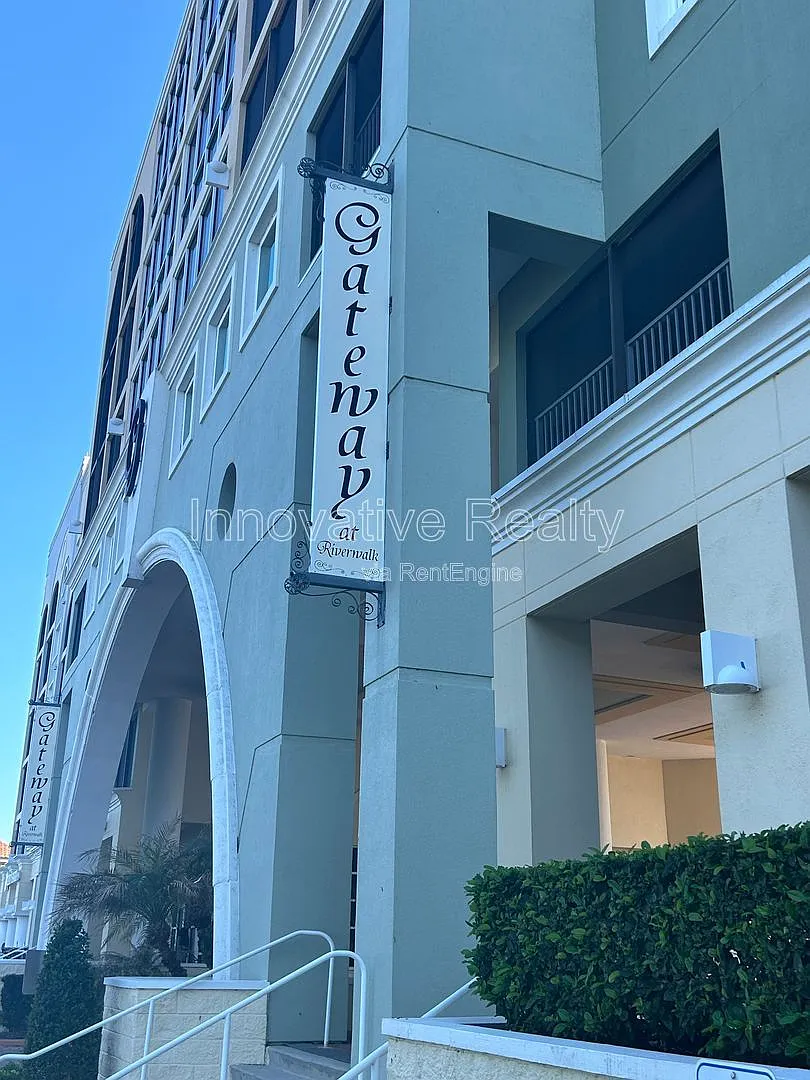 3 bed, 3.0 bath, 1741 sqft, $2,200 — Photo 1