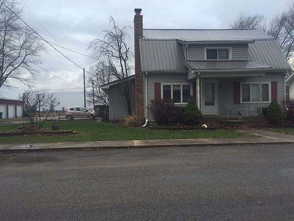 2nd image of 5880 N Lincoln Ave