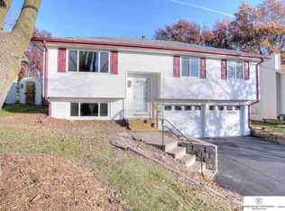 15224 Z St, Omaha, NE 68137