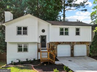 975 Memory Ln, Lawrenceville, GA 30044