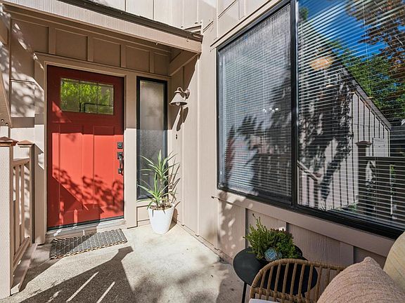 3rd image of 3 Duarte Court