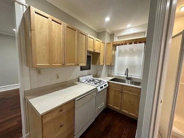 1 bed, 1.0 bath, 550 sqft, $2,100 — Photo 3