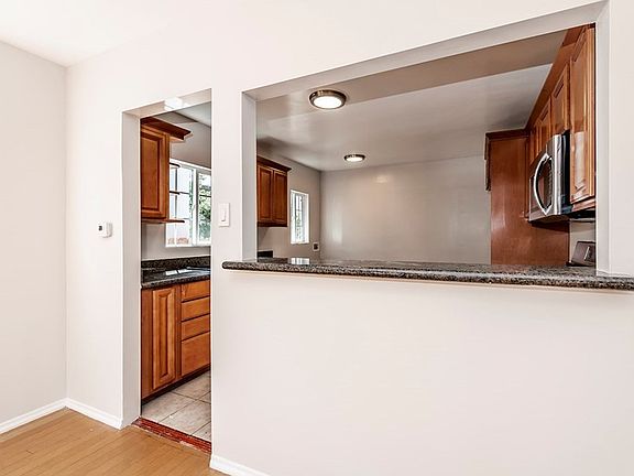 5th image of 2654 Independence Ave