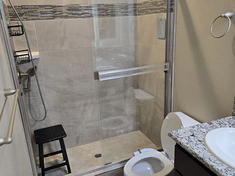 1374 Westgate Dr — Photo 21
