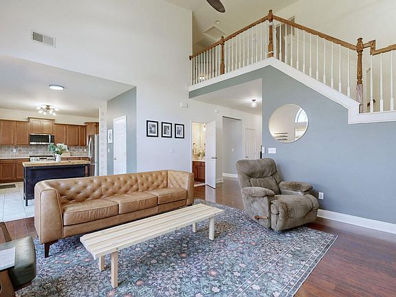 4th image of 2380 Merluna Dr