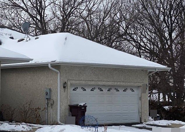 2nd image of 374 Mendota Rd W