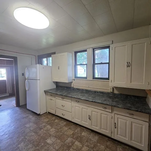 1027 S Bell St — Photo 4
