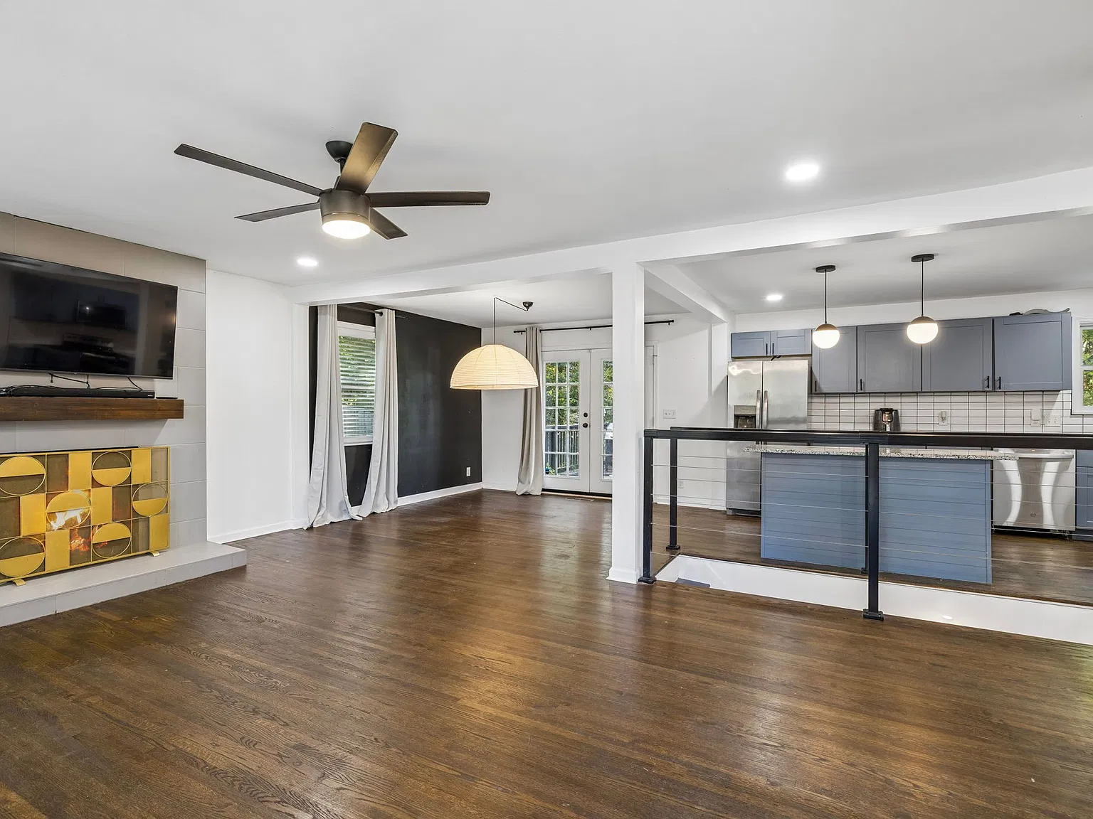 4 bed, 1923 sqft, $2,700 — Photo 3