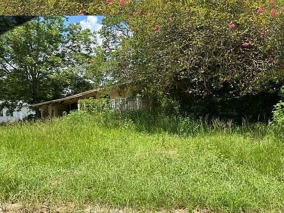 2nd image of 2204 Deese Rd