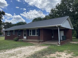 27 Bethlehem Church Rd, Due West, SC 29639