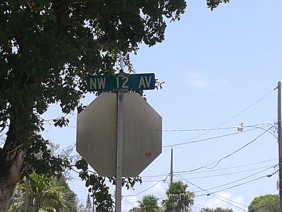 5th image of 417 NW 12th Ave