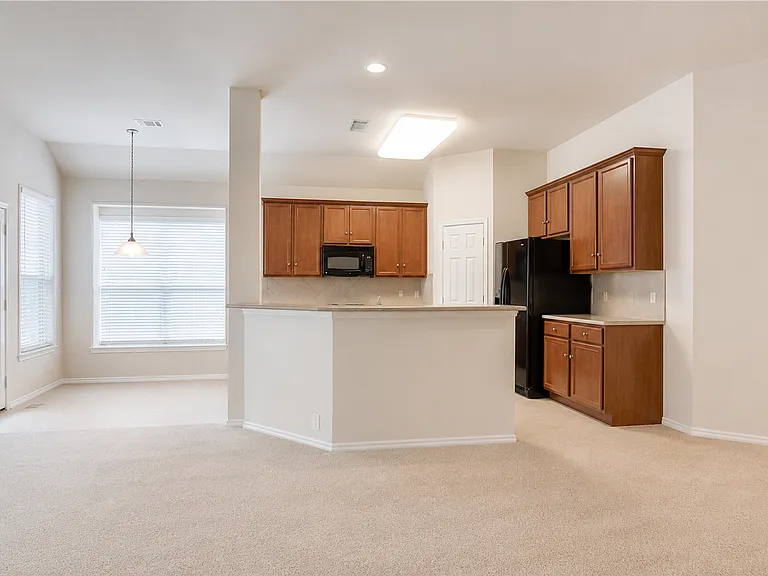 15832 Coyote Hill Dr — Photo 5