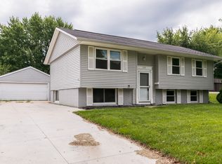 307 Drexel Dr SW, Cedar Rapids, IA 52404