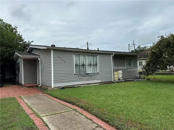 4856 Desire Dr, New Orleans, LA 70126