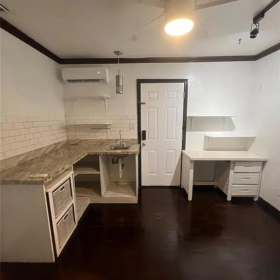1808 N Broadway St — Photo 17