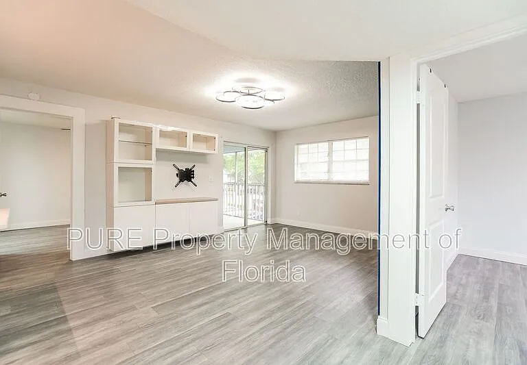 454 Fairways Cir #B204 — Photo 3